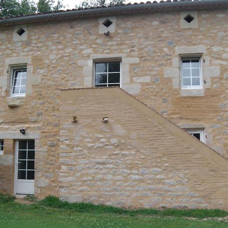 Location meublée au milieu d'un écrin de verdure Aux vieux fours Noaillac Extérieur photo