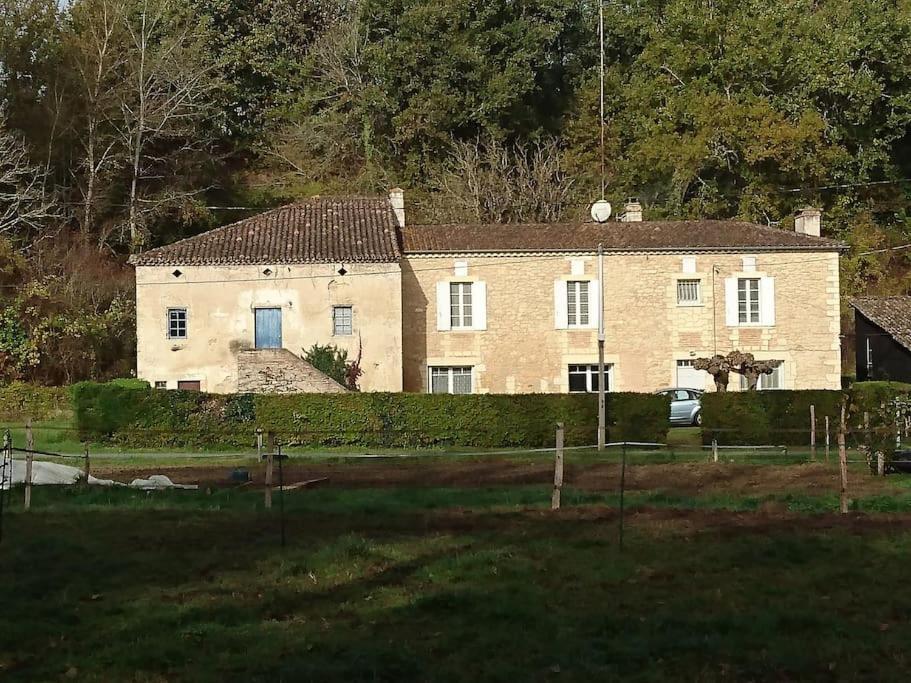 Location meublée au milieu d'un écrin de verdure Aux vieux fours Noaillac Extérieur photo